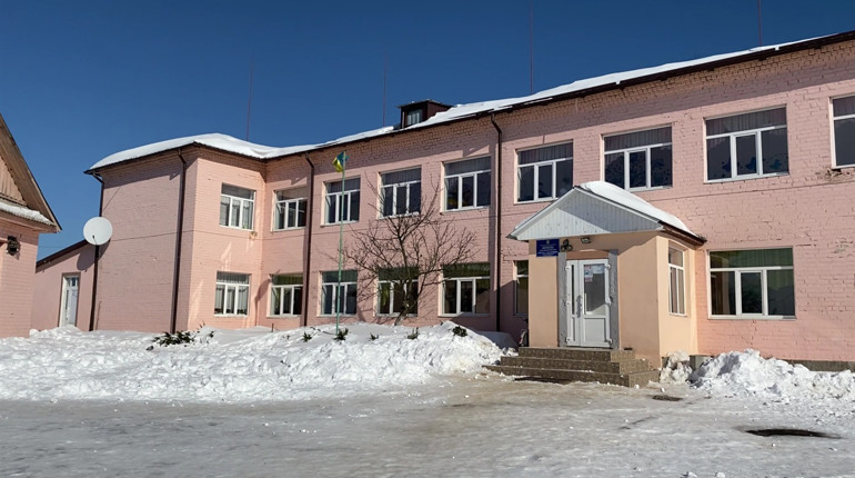 Вирівську школу не профінансували: як пройшов пікет батьків під облрадою