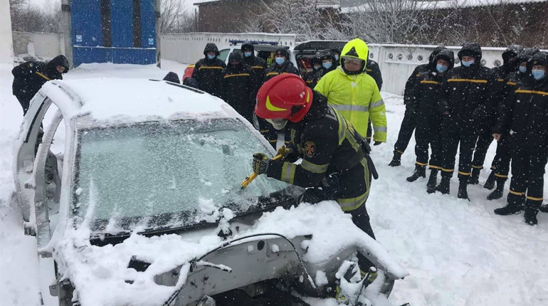Рятувальники вдосконалювали знання для роботи із новим спеціальним аварійно-рятувальним обладнанням