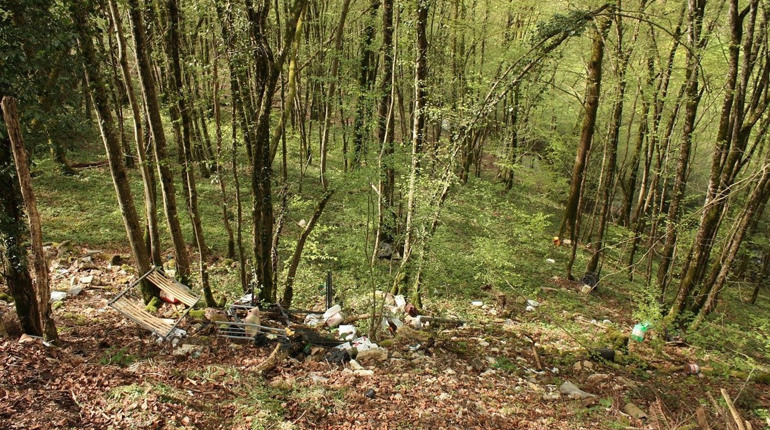 Для роботи по стихійним звалищам у Первомайській ОТГ створено спеціальну комісію: звертайтеся