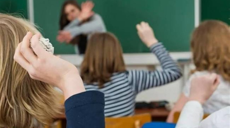 В Україні назначать покарання за образу вчителя