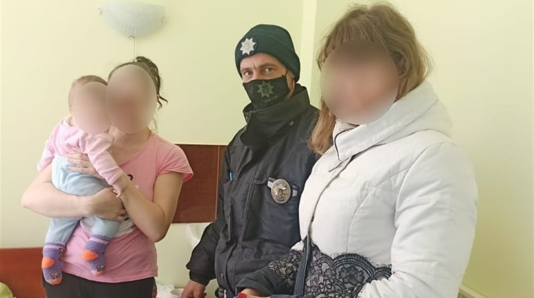 Кагарлицькі поліцейські допомогли жінці з немовлям, які постраждали від домашнього насильства