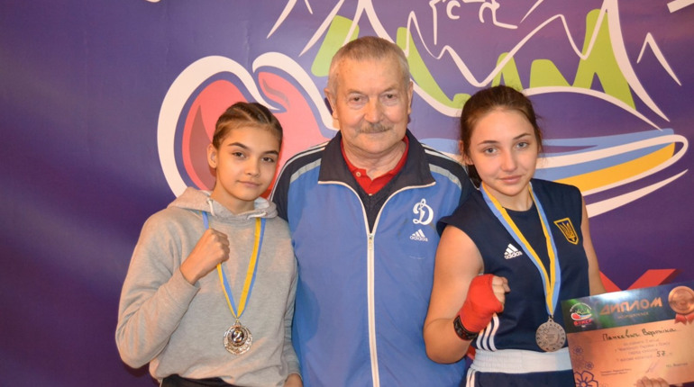 Нетішинки Анна Коверзнева та Вероніка Панкевич – призерки чемпіонату України з боксу