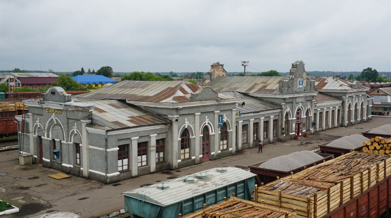 Вийшли з ремонту на маршрут: рух потягів через Сарни відновили