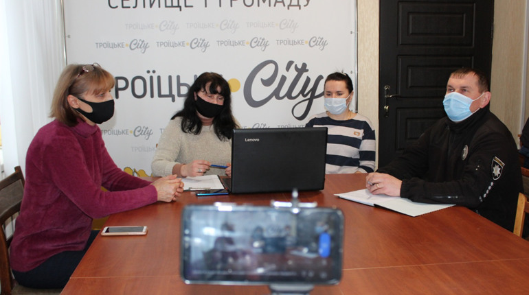 Діалог в студії про заходи безпеки та профілактику коронавірусної інфекції в Троїцькій громаді
