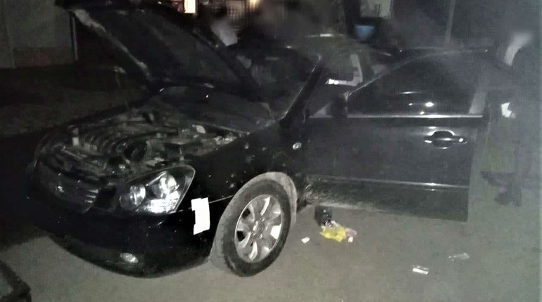 Не дозволив вилучити бурштин: поліцейські опечатали авто рівнянина в Сарненському районі