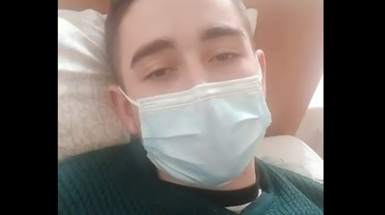 Відомого співака з Чортківщини госпіталізували з коронавірусом услід за мамою
