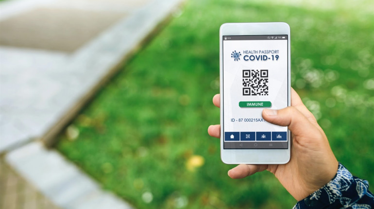 Вакцинувався – отримуй COVID-паспорт і дозвіл мандрувати Європою