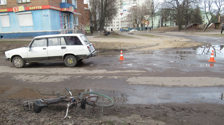 У Шостці поліцейські відкрили кримінальне провадження за фактом наїзду на велосипедиста