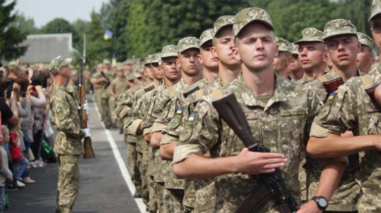 Стартував весняний призов: строковиків набиратимуть менше, резервистів можуть мобілізувати за добу