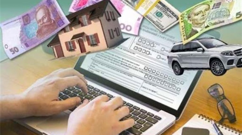 Скільки заробили за 2020 рік керівники громад? Інформація з декларацій