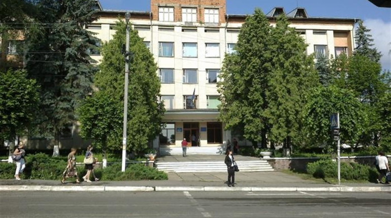 Скільки зарплати за 2020 рік отримали керівники Кіцманської райради та райдержадміністрації