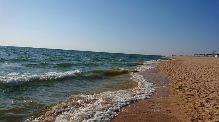 Тихий і спокійний відпочинок на березі Азовського моря