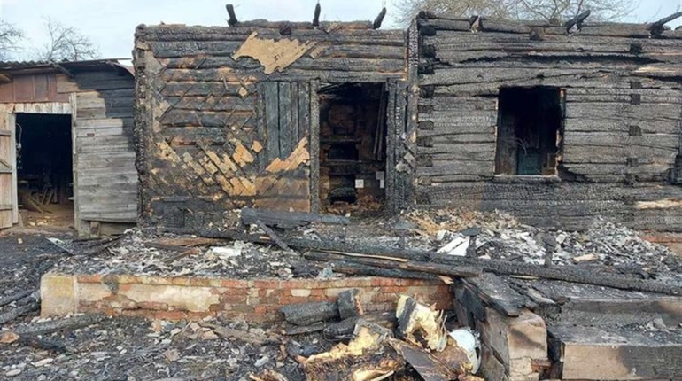 У селі Хотіївці на Корюківщині місцеві мешканці зачинили в погребі двох чоловіків