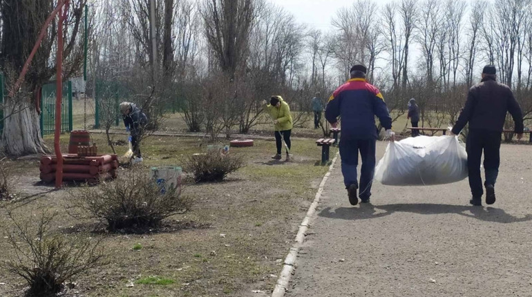 В Привільському старостаті на толоці навели лад в місцевому парку