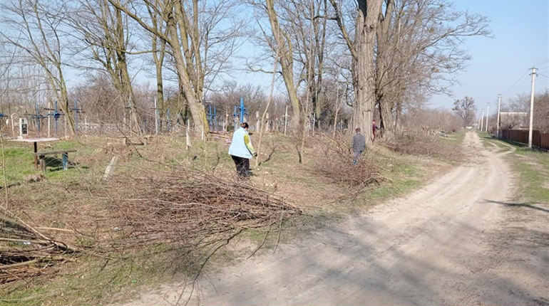 У селі Благодатне набувають обертів толоки та ініціатива старости про централізований вивіз сміття