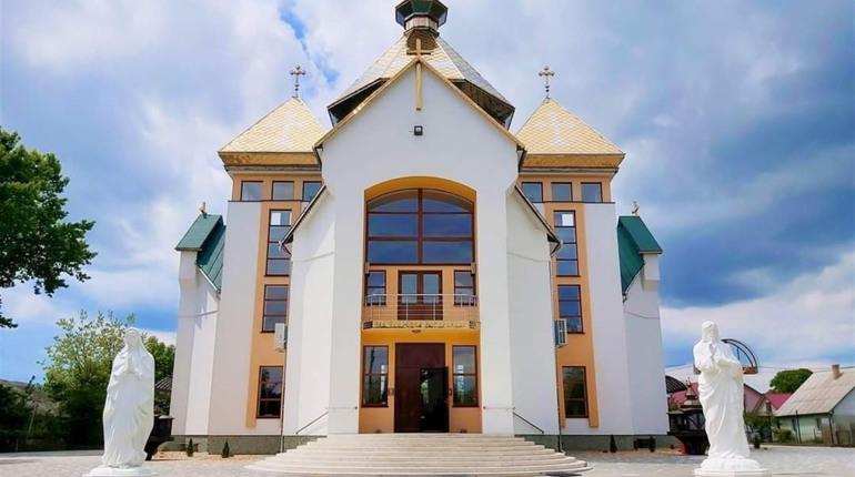 Краян запрошують на нічні чування у Голині