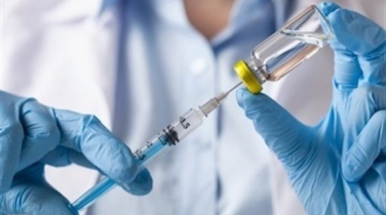 Педагогів, які працюватимуть на ЗНО, вакцинуватимуть CoronaVac