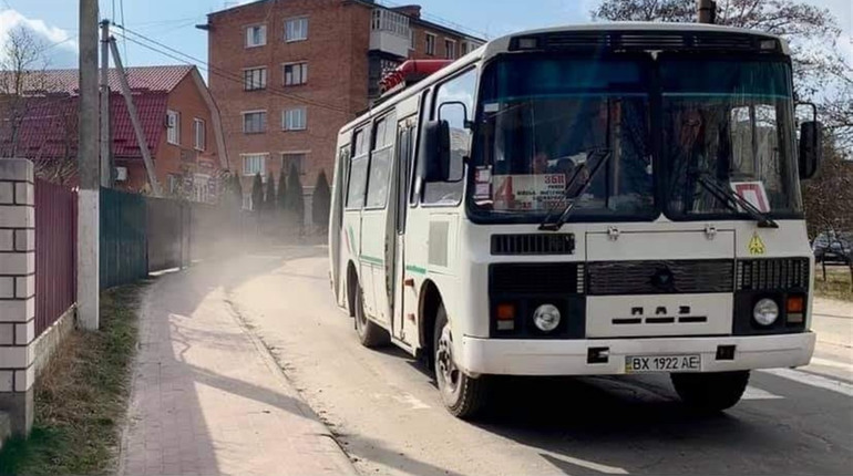 «Червона зона» залишається. Але громадський транспорт буде ходити