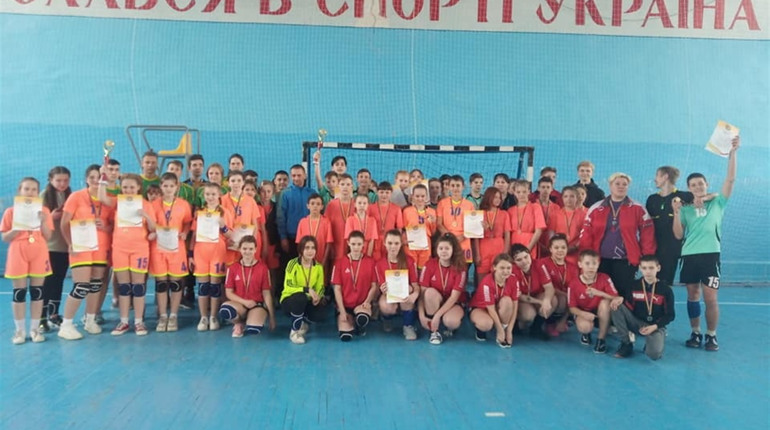 В Попасній провели обласні змагання з гандболу: дізнались результати попаснян