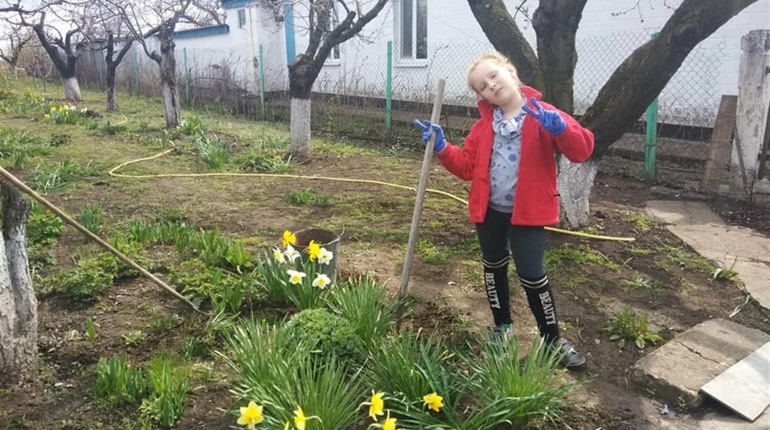 В Нижніх Сірогозах до участі в акції “Чисте подвір’я — чисте довкілля” долучилися і діти, і дорослі