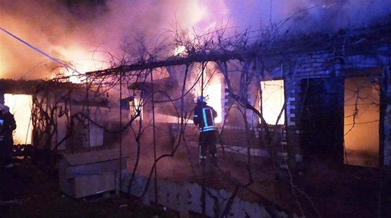 В Херсоні потребує допомоги родина, яка постраждала від пожежі. Потрібно все: від посуду до грошей