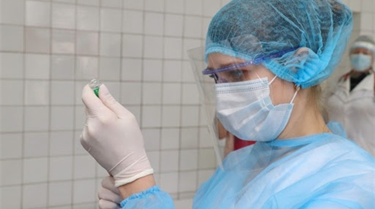У Старокостянтинові завершили щеплення вакциною AstraZeneca (CoviShield)