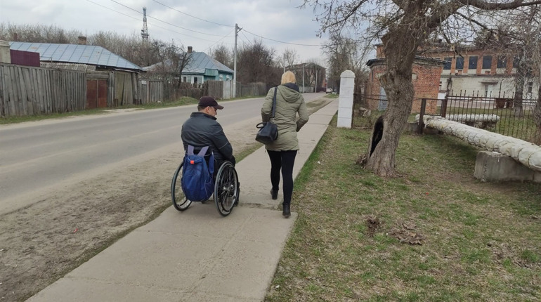 Зручна пішохідна доріжка має бути не меньше 210 см