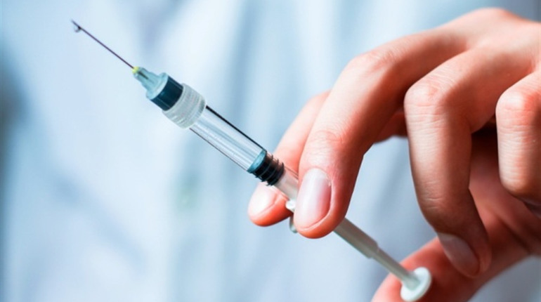 У Старокостянтинівську громаду привезли 400 доз вакцин AstraZeneca