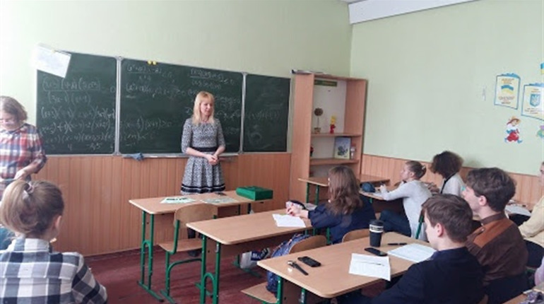 У школах Менської громади 7 травня відновлюється навчання учнів середніх та старших класів