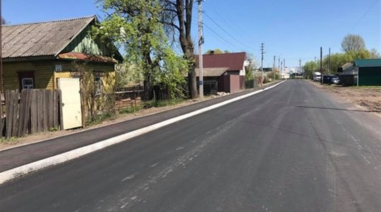 У Корюківці по вулиці Вокзальній почали будувати тротуар для пішоходів, на який люди чекали давно