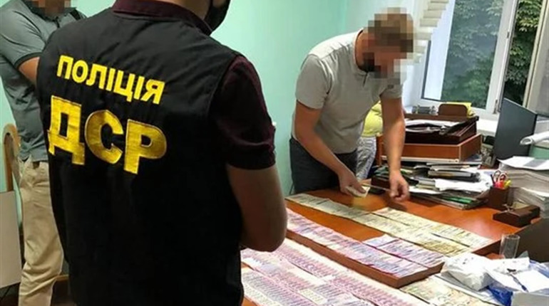 У вимаганні коштів з підлеглих обвинуватили керівницю ПФ в Хмельницькій області