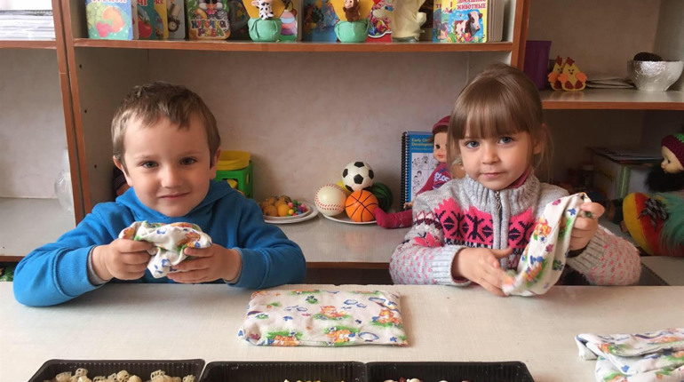 Як розвивають дрібну моторику у вихованців дитсадка «Барвінок»
