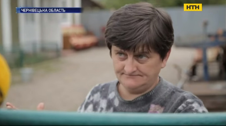 «Моя донька захищалась», - мати затриманої за вбивство батька у селі Валява (відео)