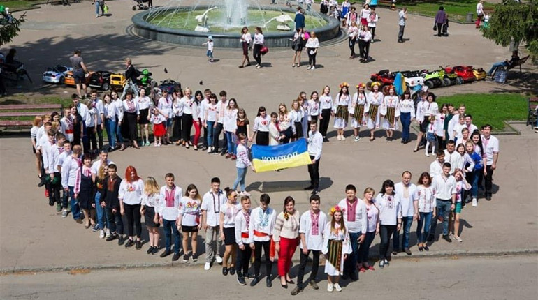 День Вишиванки 2021 у Конотопі: як містяни відзначили свято, дивіться фото