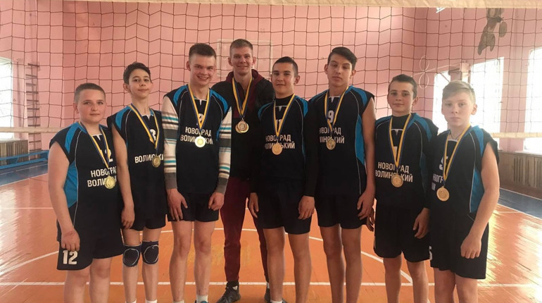 Новоградські волейболісти стали чемпіонами області