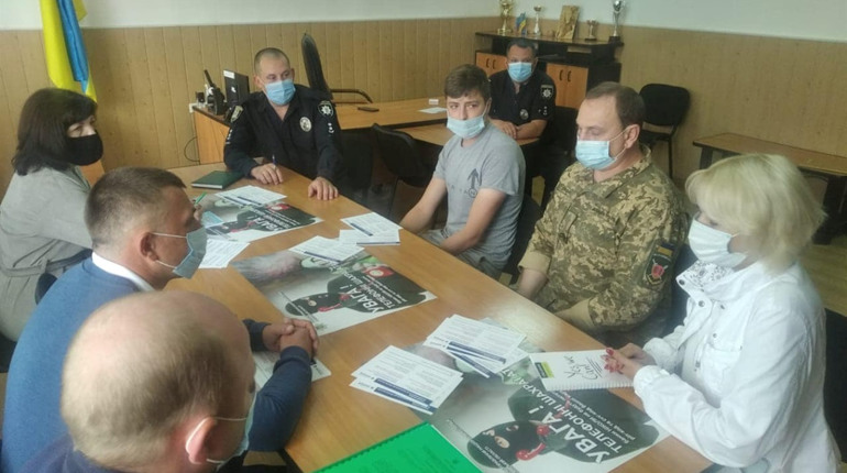 Правоохоронці не припиняють інформативну роботу з протидії шахрайств
