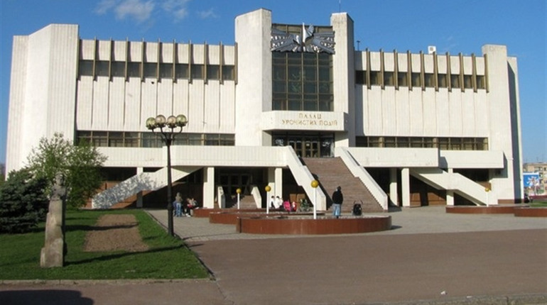 Чернігівський РАЦС чи відремонтують, чи "перевезуть" у Міський палац культури