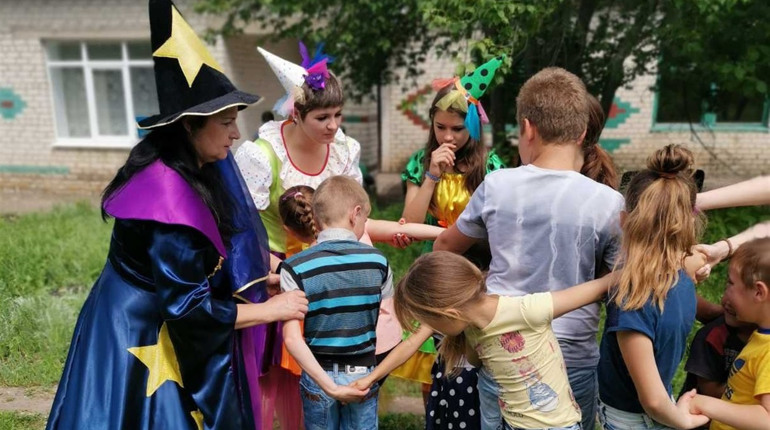 На День захисту дітей фея влаштувала для маленьких аношкинців різні випробування
