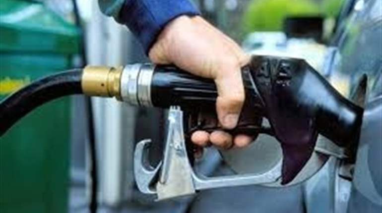 Уряд дозволив АЗС підняти ціни на бензин і дизпаливо