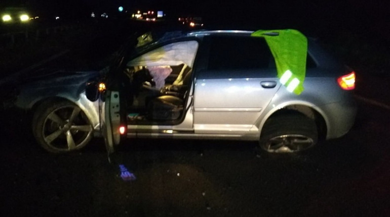 У Новоград-Волинському районі водій-іноземець на Audi влетів у відбійник