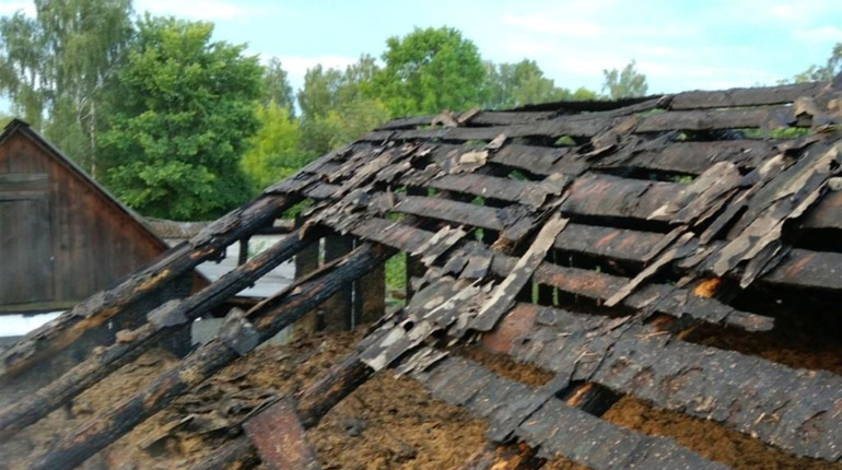 7-річний хлопчик та його товариш підпалили сарай із сіном