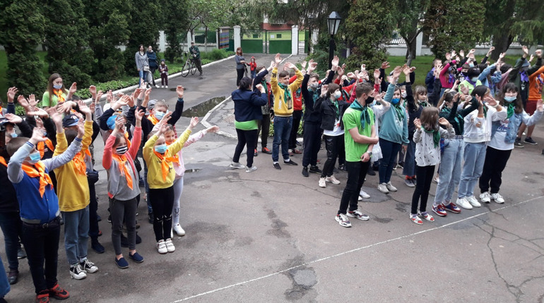 В таборі «Лісний» відкрилася перша оздоровча зміна