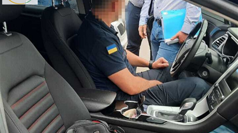 Керівника одного із районних управлінь ДСНС затримали на хабарі у розмірі 5 тисяч гривень