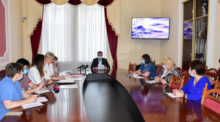 Відразу для семи чернігівських закладів освіти обирають нових директорів