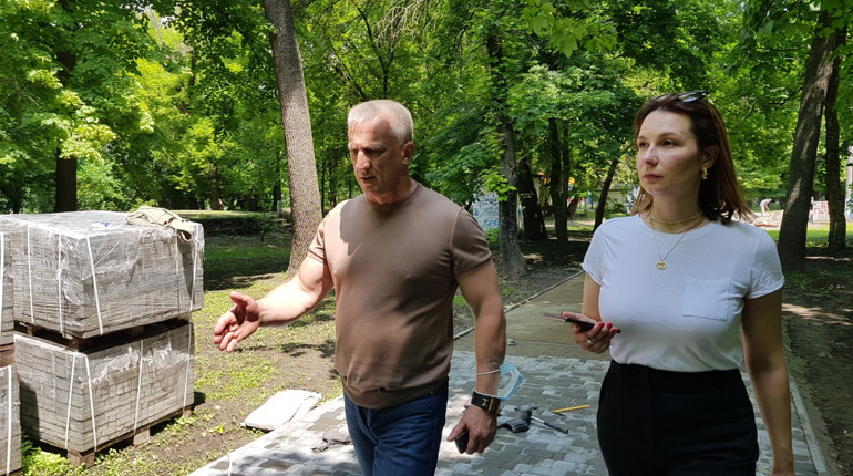 Замість кабінету, увесь день на колесах: один день із Олегом Демченком. Спецпроєкт Гард.City