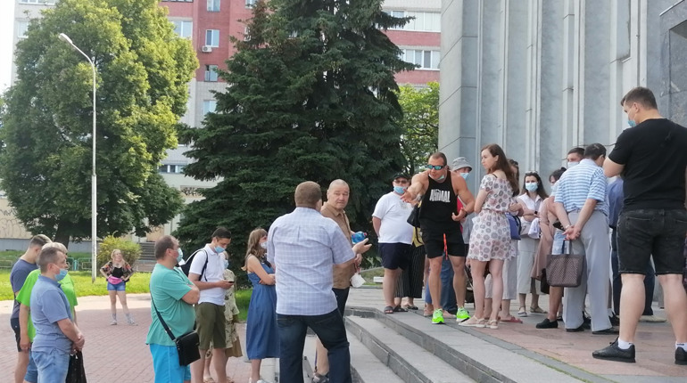 У Чернігові запрацював пункт вакцинації проти Covid-19. Чи складно щепитися - думка із соцмереж