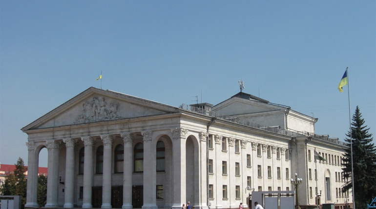 Музично-драматичний театр ім. Шевченка закінчує 95-й сезон прем'єрою