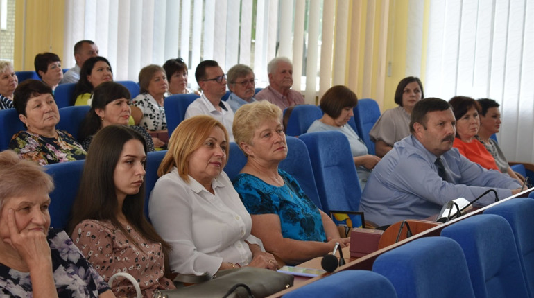 У Новограді вручили державні відзнаки медикам: Грамоти Верховної Ради і МОЗу