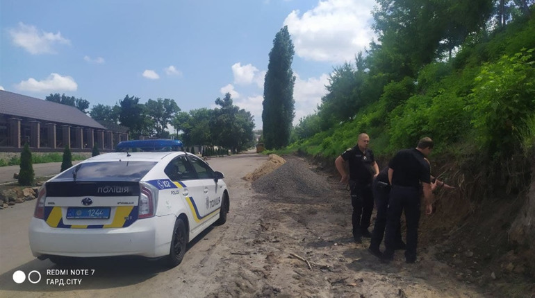 У центрі Первомайська дощем вимиті кістки: схоже, людські