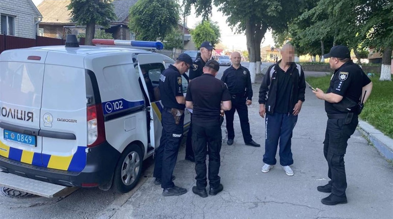 110 адміністративних правопорушень за дві доби: у Новограді 90 правоохоронців патрулювали місто